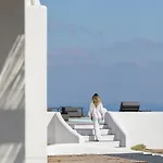 Ble Santorini Aparthotel